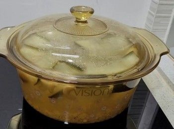 step5: 煲滾後,轉中小火煲一個半小時,就可以飲用