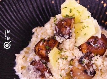 step8: 灑上番茜碎即可
Sprinkle with parsley flakes and serve.