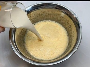 step2: 加入牛奶。