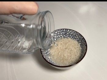 step1: 預早將米清洗乾淨和浸過夜。
