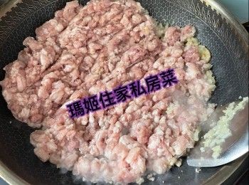 step6: 落五花腩炒香