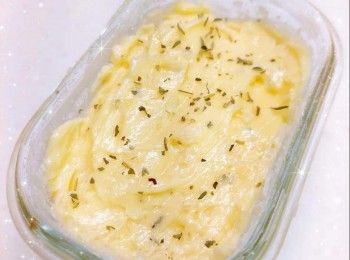 step6: 再灑上少許香草碎作調味及裝飾，即可