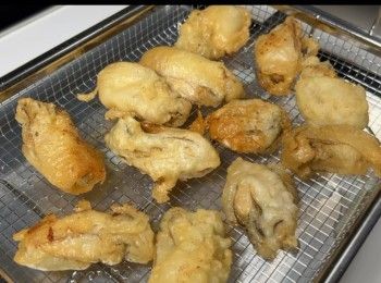 step6: 炸大約3至4分鐘，就可以撈起隔油。