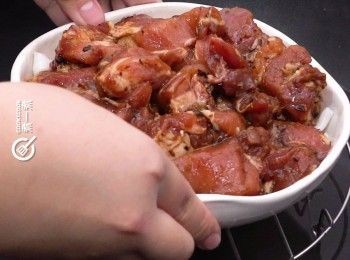 step4: 隔水上大火蒸12分鐘
Steam over high heat for 12 minutes.