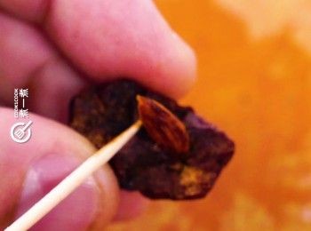 step3: 紅棗浸軟去核
Soak red dates to soften and remove the pits.