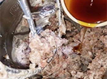 step5: 倒入芝麻油，快速攪打10-20秒