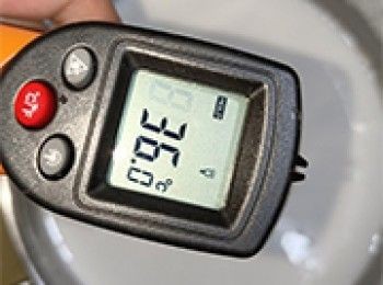 step5: 當粉漿溫度降至36℃左右，加入酵母水拌勻