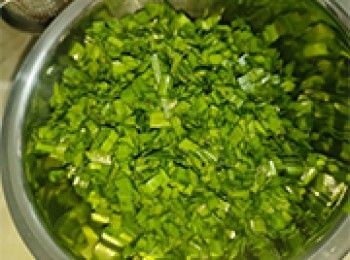 step3: 韮菜洗淨切蔥花