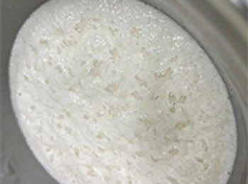 step8: 表面冒起泡沫及聞到酸味代表發酵完成。