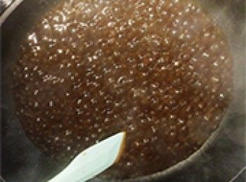 step13: <span class="group_4">蠔油汁</span>中火攪拌至糊狀