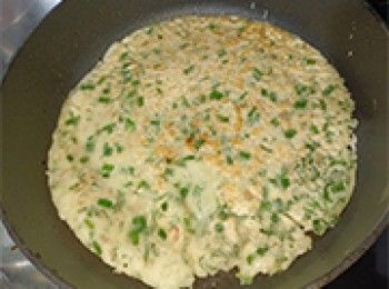 step10: 煎至金黃，反轉煎另一邊