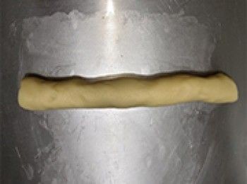 step7: 分兩份，搓成柱