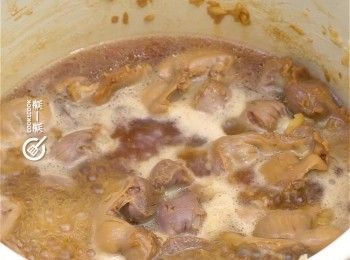 step5: 炆至水分收乾
Stew until the moisture is dry.