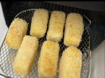 step8: 放進氣炸鍋，以190度炸15分鐘至金黃色即可。