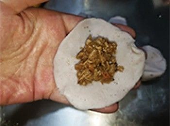 step26: 撥入10-12g<span class="group_4">餡料</span>