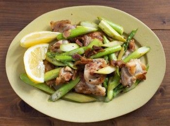 step4: 盛盤後再撒上步驟1的培根碎就完成了。