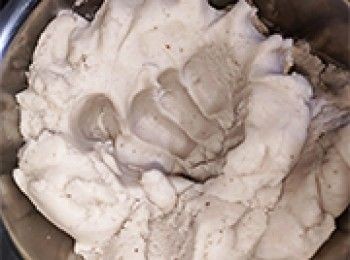 step10: <span class="group_3">芋角皮 C</span>攪至混合，放涼