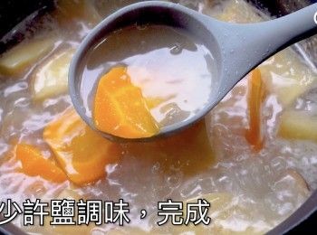 step8: 下少許鹽調味，完成
Add a pinch of salt for seasoning, and serve.