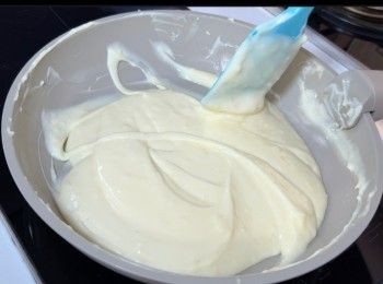 step5: 全程用細火炒，將粉漿炒至黏稠和杰身的狀態。