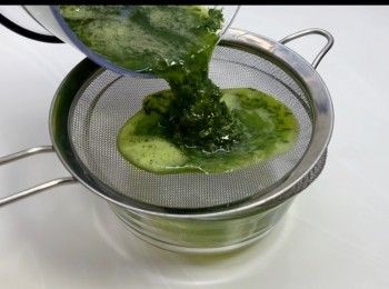 step3: 將班蘭汁過篩。