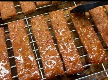 step10: 取出，反轉豬肉乾，最後以200度焗3至5分鐘。