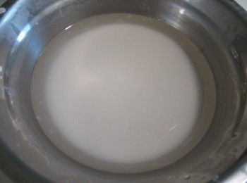 step1: 澱粉水做法請看https://cook1cook.com/recipe/54265步驟1與2.