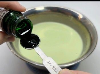 step6: 加入班蘭香油（可自行增減），攪拌均勻。