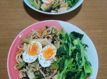 step8: 進食前配上烚蛋及可放即食花生增加脆香口感會更好吃。