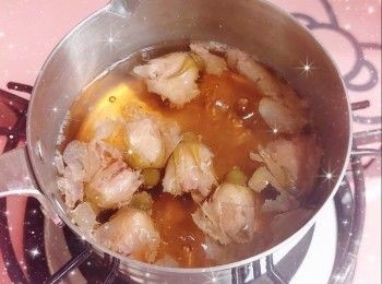 step5: 再以中大火煮至大滾，轉中小火煮約1分鐘（使香氣充分釋放出來）