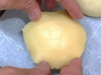 step17: 大小需大過包面及完全覆蓋一半包身高度