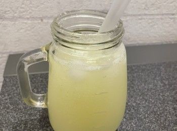 step4: 香水檸檬加入梳打水和蘋果醋非常解渴。