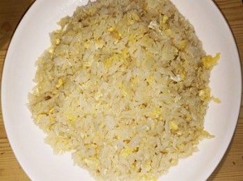 step8: <span class="group_1">炒飯底</span>上碟