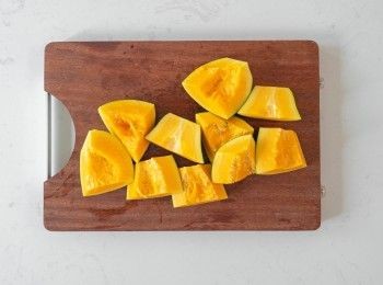 step1: 木瓜洗淨，去囊切件，不要去皮