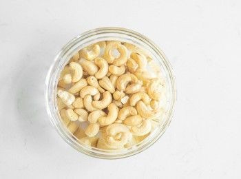 step4: 腰果、百合、紅蓮子、茨實洗淨浸水20分鐘