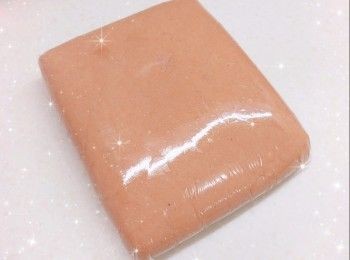 step3: 再將粉團分成一份份（30 g），搓圓，放進雪櫃冷藏1晚