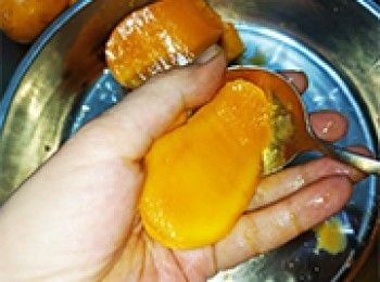 step10: 芒果切開，去皮