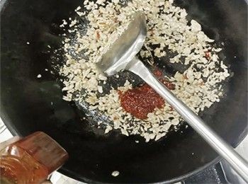 step6: 加入豆辦醬拌炒均勻