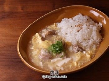 step5: 盛盤後依照喜好撒上芝麻與蔥絲就完成了。