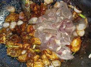 step10: 加入豬潤，爆炒均勻