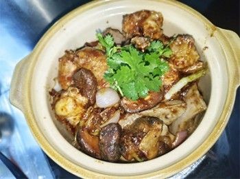 step12: 灒入玫瑰露酒，芫茜裝飾