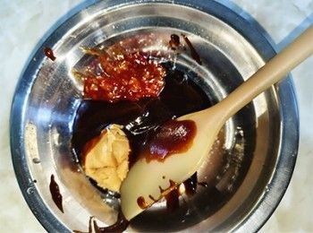 step4: 所有<span class="group_3">調味</span>放入碗中拌勻