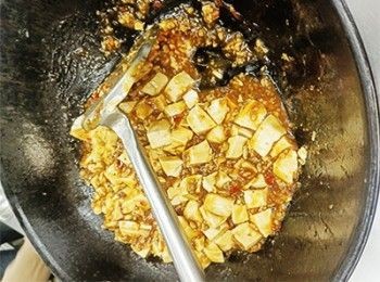 step11: 加入花椒粉，花椒油拌勻即可上碟