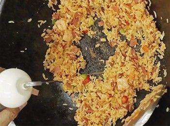 step8: 加入麻油，炒拌均勻即可