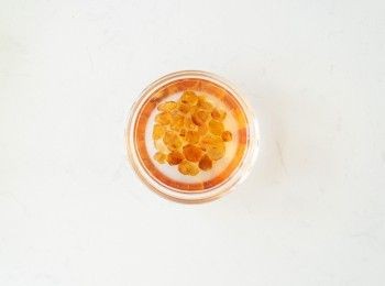 step1: 桃膠浸軟除去雜質