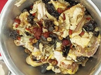 step4: 加入杞子、去核紅棗拌勻