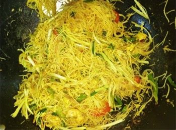 step13: 加入韮黃、蔥