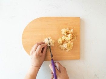 step3: 雪耳去蒂剪碎