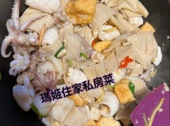 step6: 再放豆卜炒下加埋餘下蔥段炒下