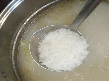 step8: 水滾轉小火煲約60-70分鐘至米成米花