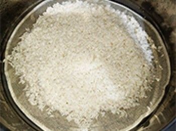 step20: 蒸籠鋪上蒸籠布，鋪上糯米